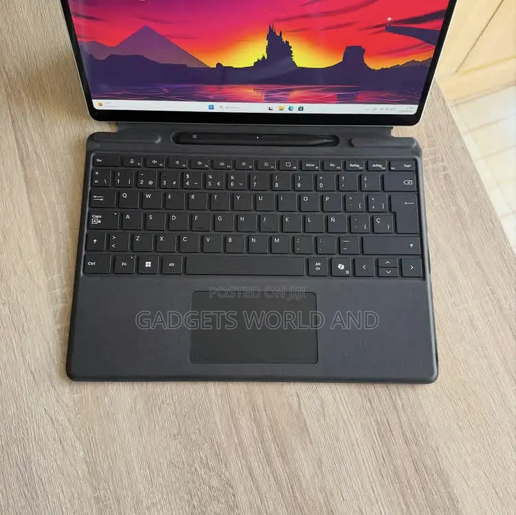New Laptop Microsoft Surface Pro 10 16GB Intel Core Ultra 7 SSD 512GB