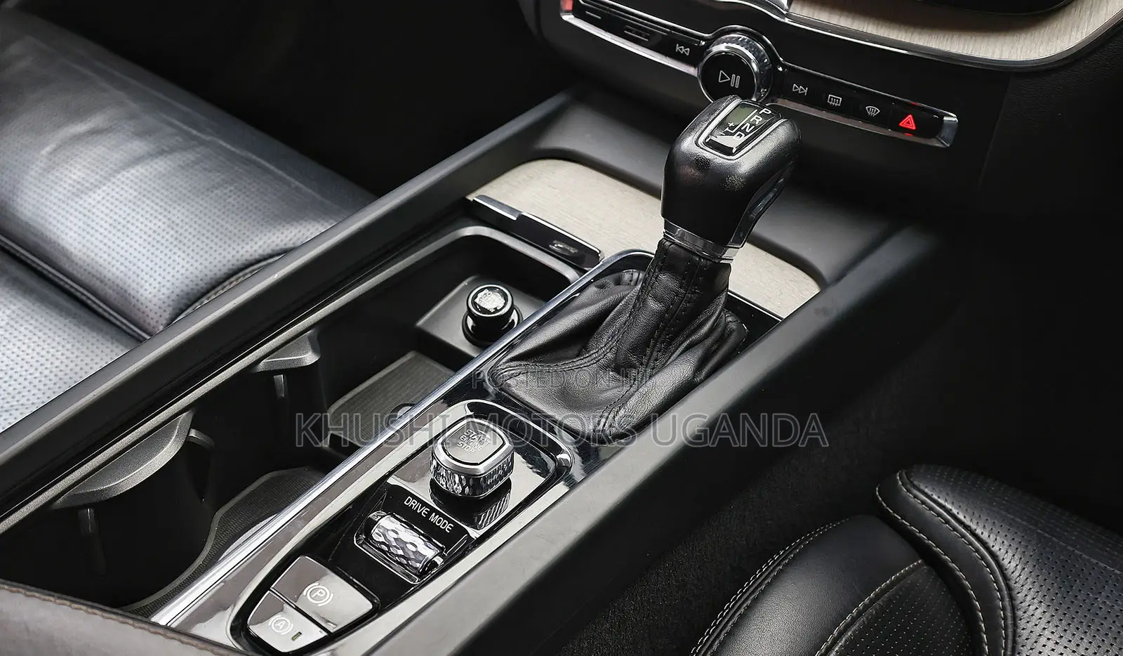 Volvo XC60 2018 White