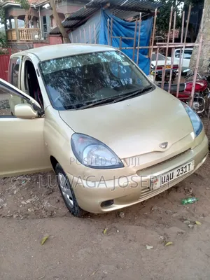 Toyota Fun Cargo 2002 Beige