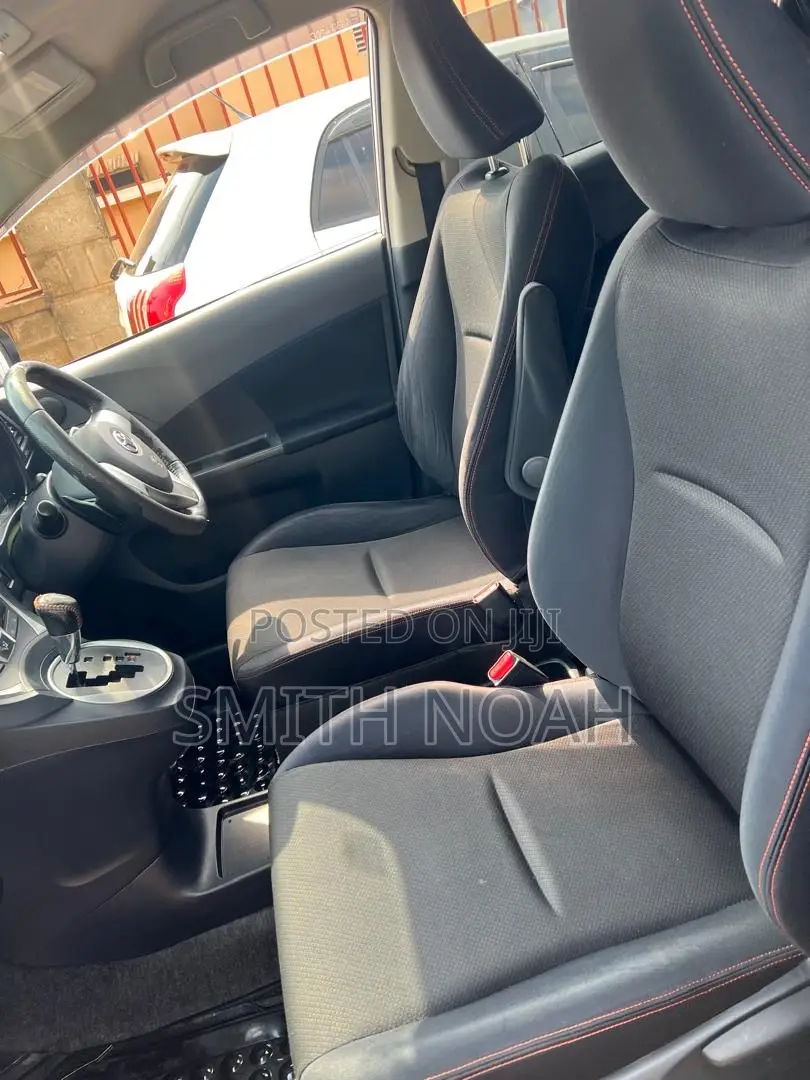 Toyota Ractis 2010 Gray
