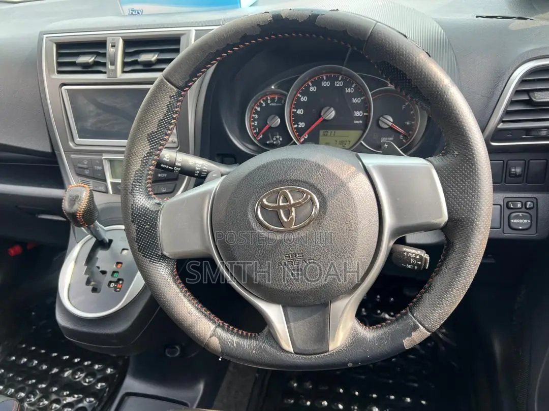 Toyota Ractis 2010 Gray