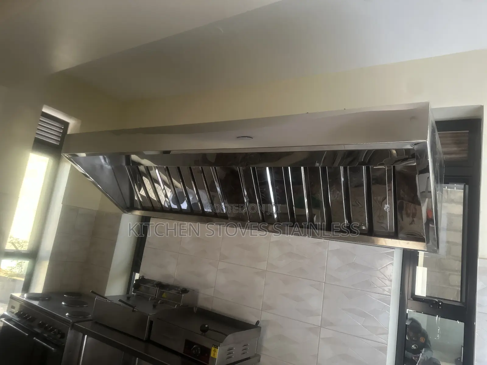 Kitchen Smoke Extractor Chimneys