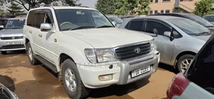 Toyota Land Cruiser 2002 White