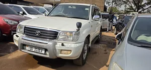 Toyota Land Cruiser 2002 White