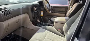 Toyota Land Cruiser 2002 White
