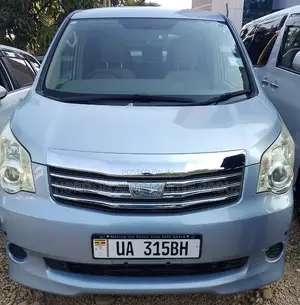 Toyota Noah 2.0 143hp FWD (8 Seater) 2010 Blue