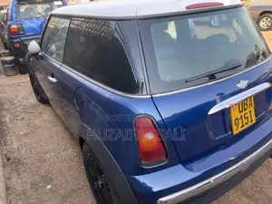 Mini Cooper 2010 Blue