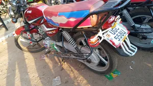 TVS HLX 125 2023 Red