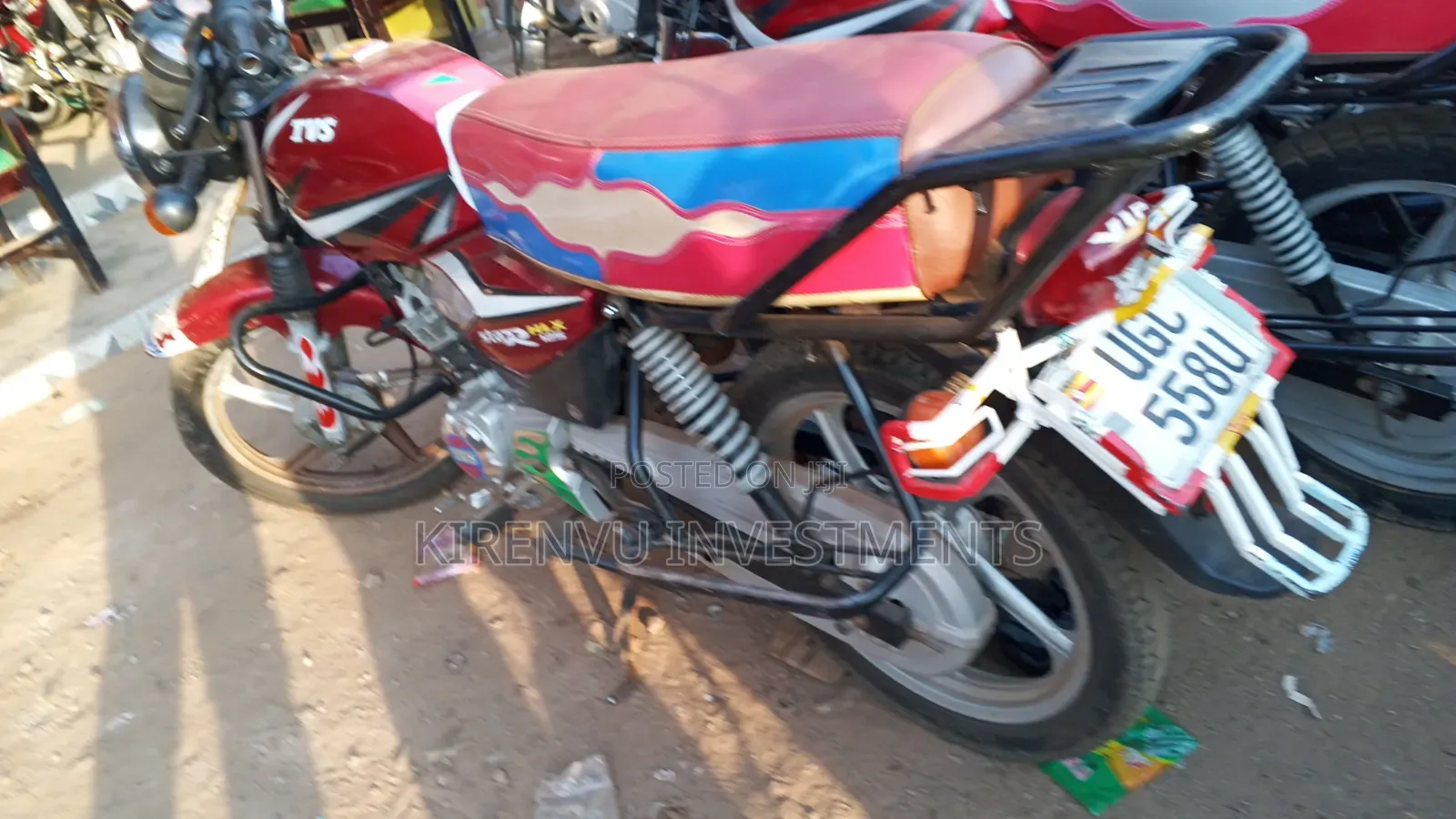 TVS HLX 125 2023 Red