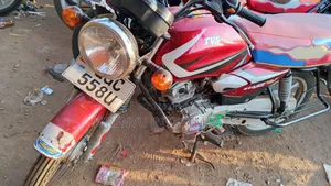 TVS HLX 125 2023 Red