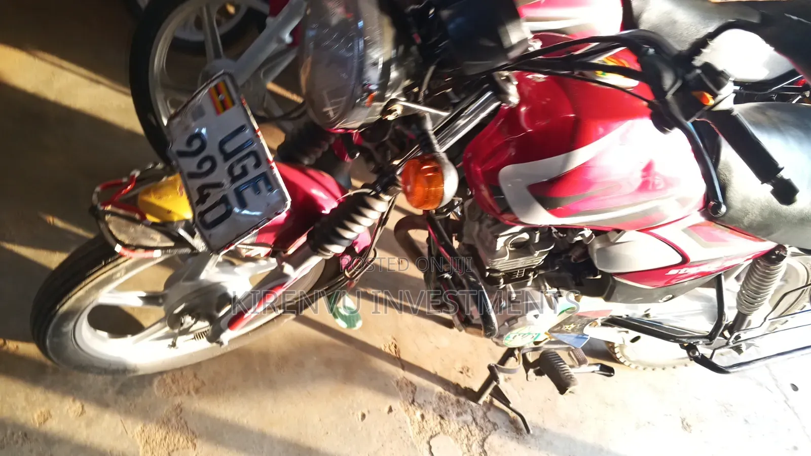 TVS HLX 125 2023 Red