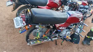 Bajaj Boxer 100 2025 Red
