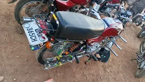 Bajaj Boxer 100 2025 Red