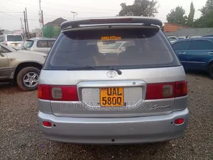 Toyota Ipsum 1999 Silver