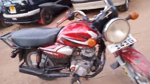 TVS HLX 125 2018 Red