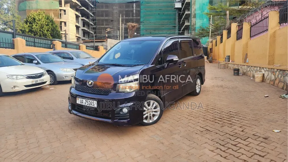 Toyota Voxy 2010 Purple