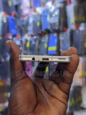 Sharp Aquos Sense6 64 GB Gold
