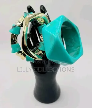 Gorgeous Acrylic Bangles Set