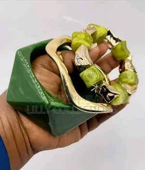 Gorgeous Acrylic Bangles Set
