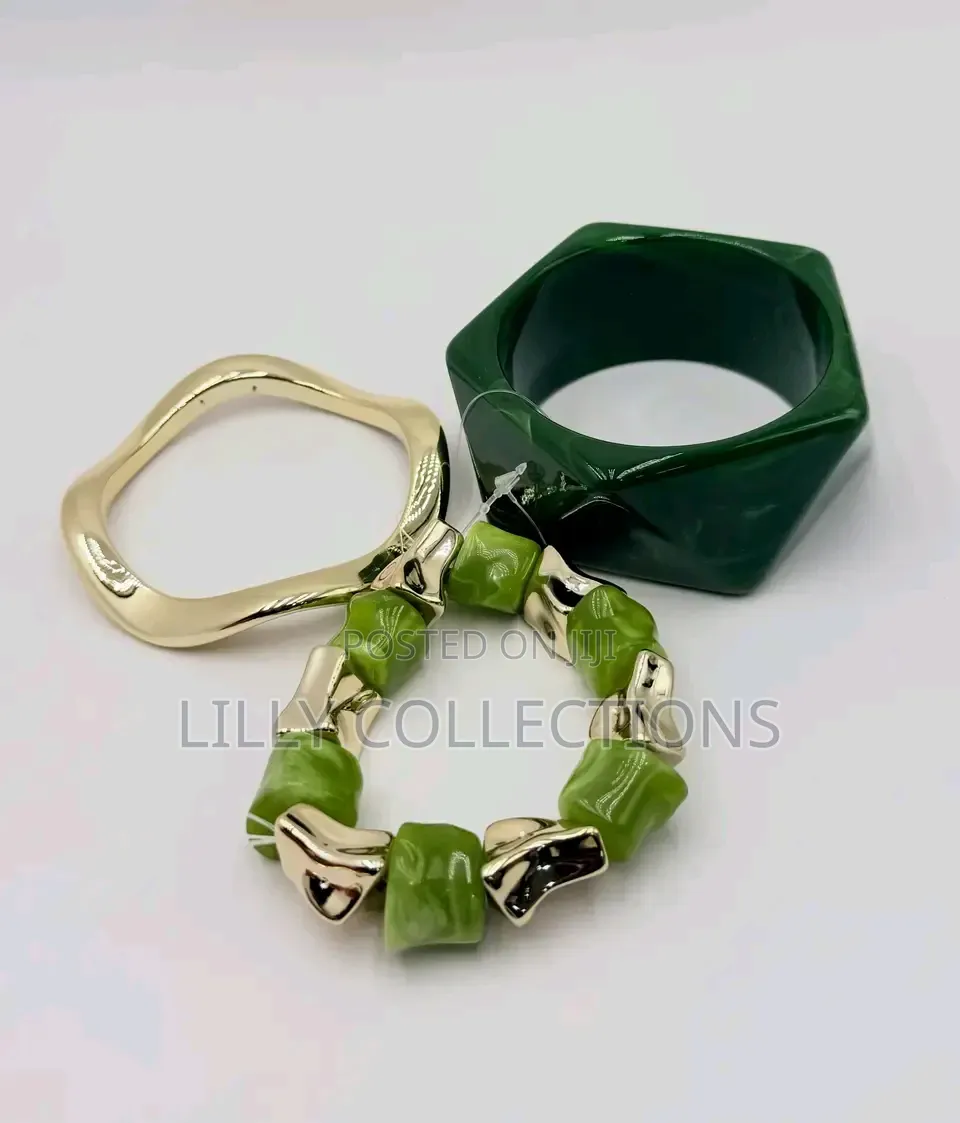 Gorgeous Acrylic Bangles Set