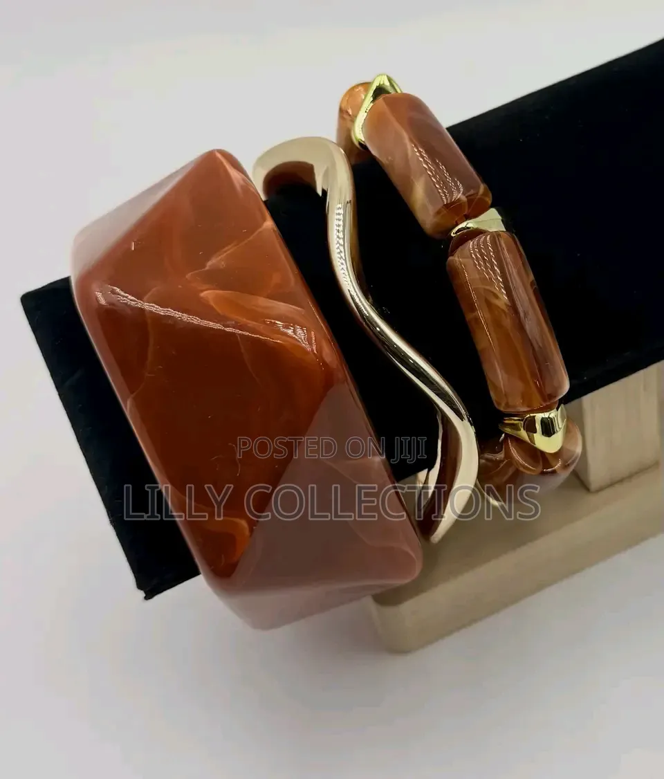 Gorgeous Acrylic Bangles Set