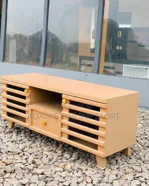 Tv Stand Unit in Color Cream/Yellowish