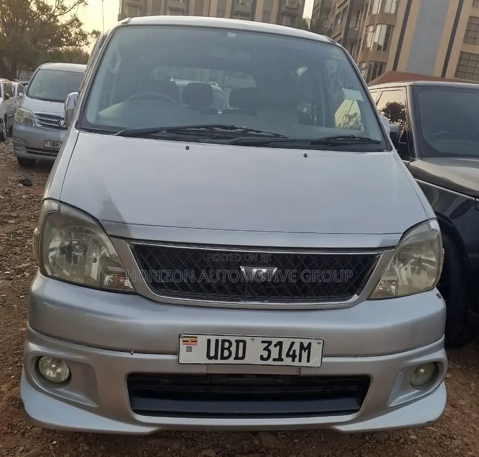 Toyota Regius 2001 Silver