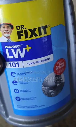 1-Liter a Liquid Waterproofing Compound Used as a Tonic for Cement.