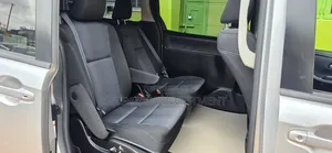 Toyota Noah 2015 Gray