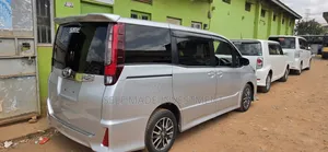 Toyota Noah 2015 Gray