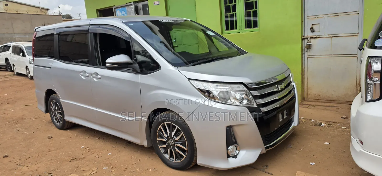 Toyota Noah 2015 Gray