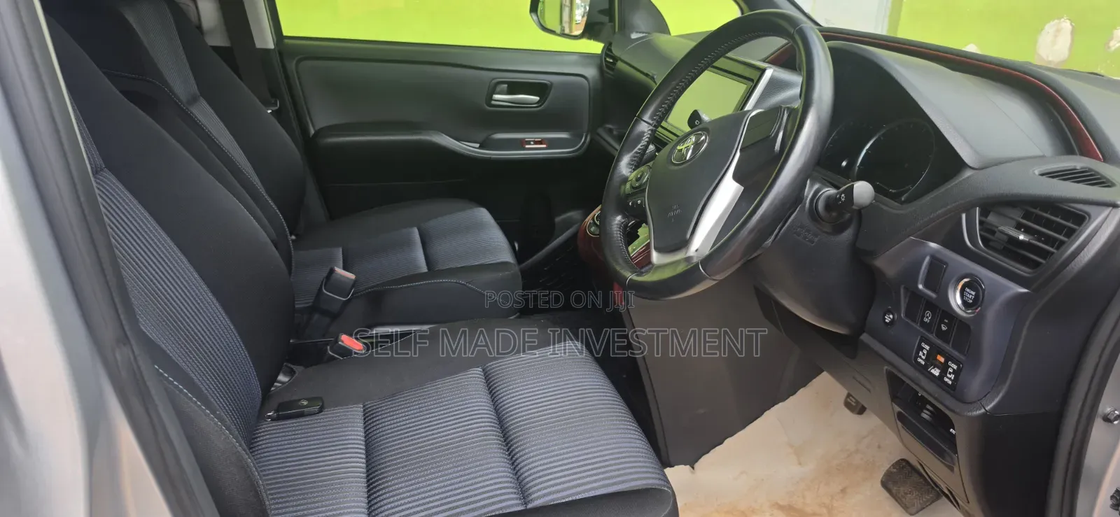 Toyota Noah 2015 Gray