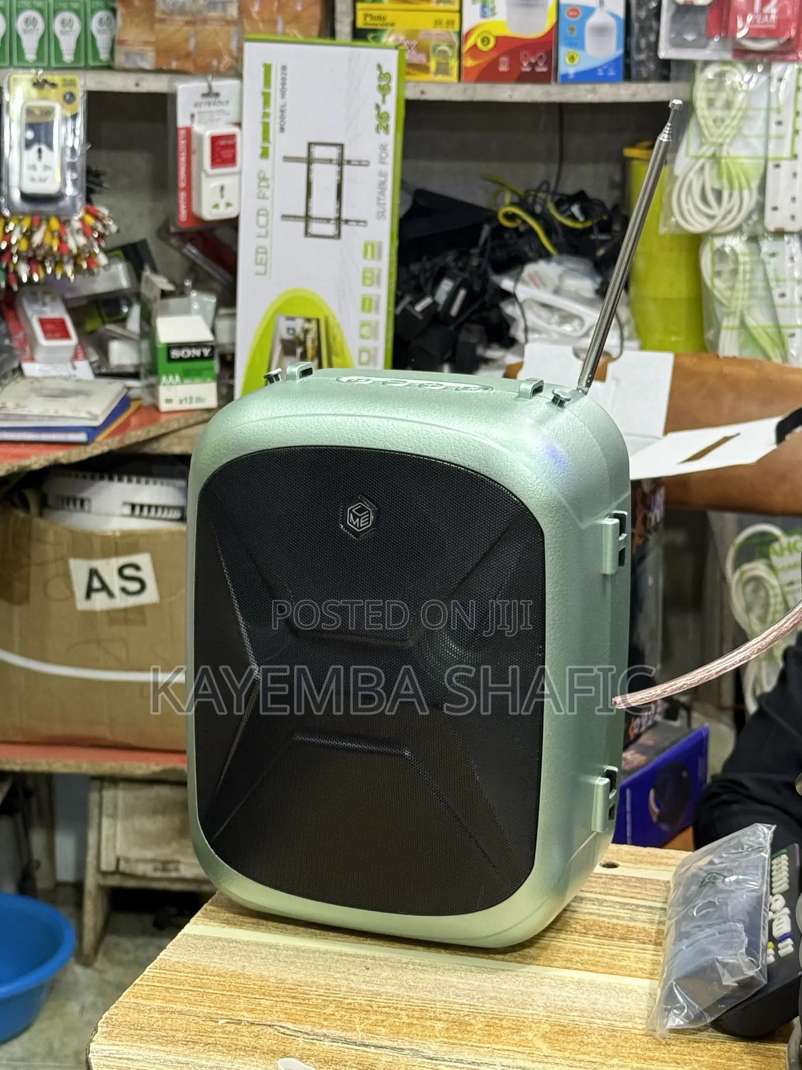 M.C.E McE-338 Solar Wireless Portable Bluetooth Speaker
