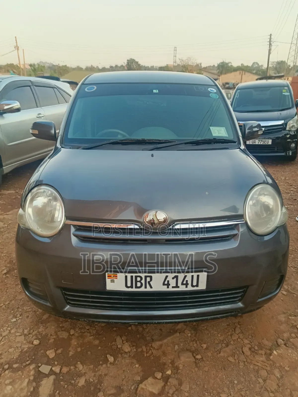 Toyota Sienta 2011 Gray