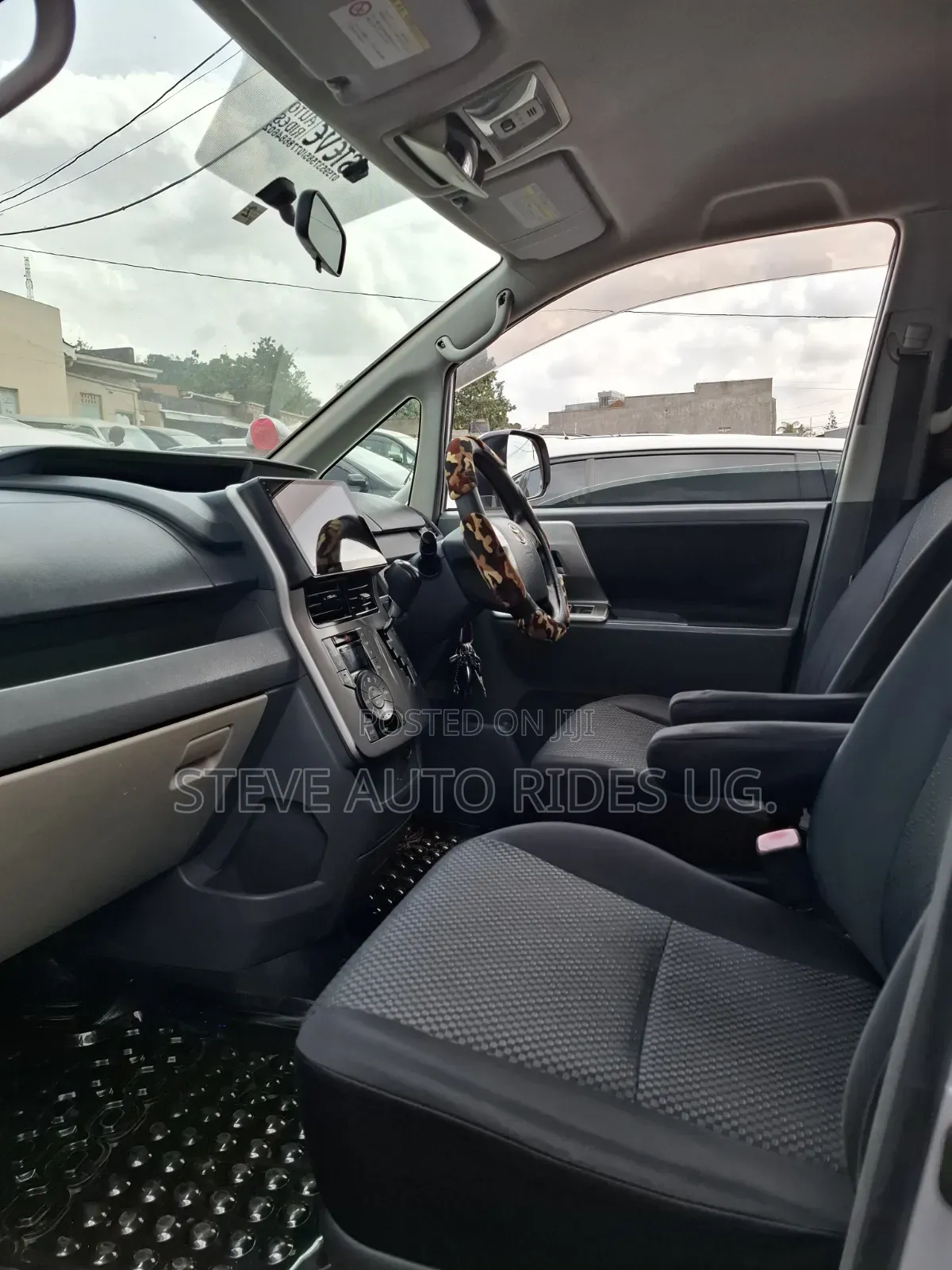 Toyota Noah 2009 Silver