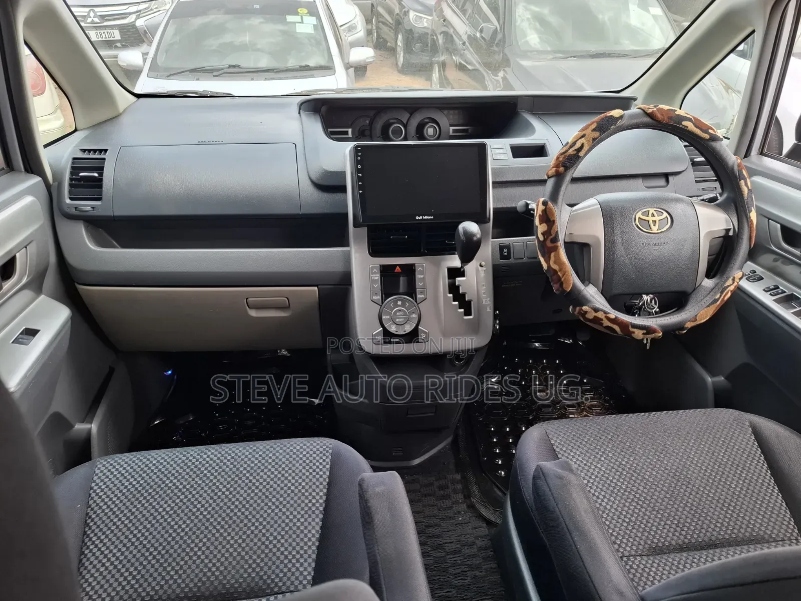 Toyota Noah 2009 Silver