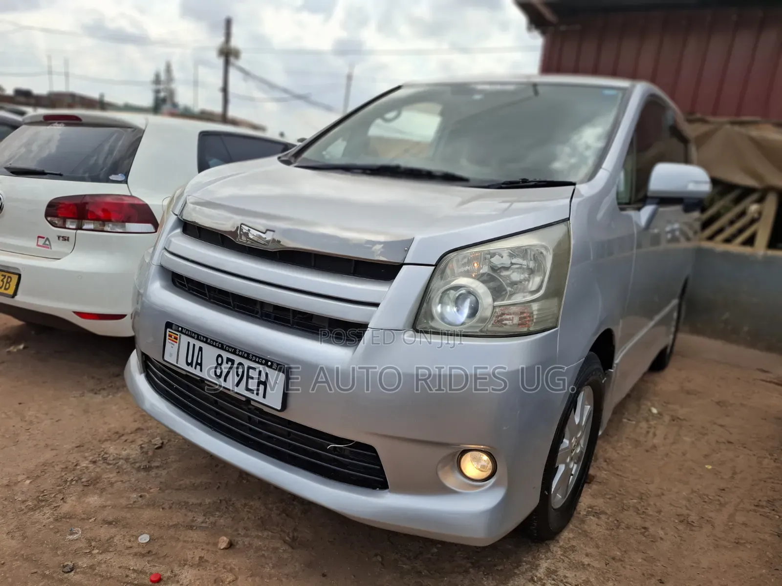 Toyota Noah 2009 Silver