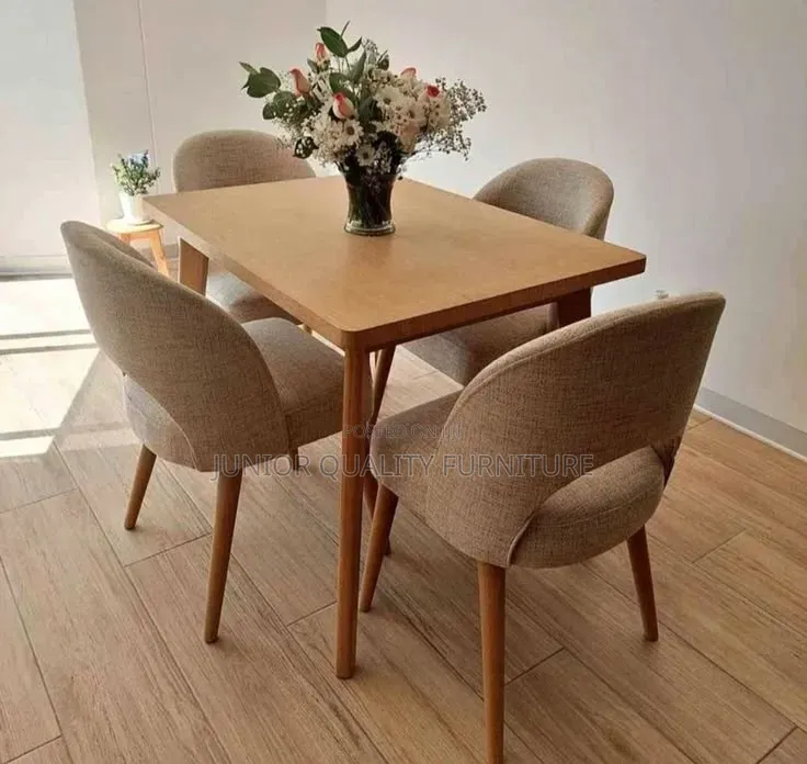Simple Luxurious Dinning Table