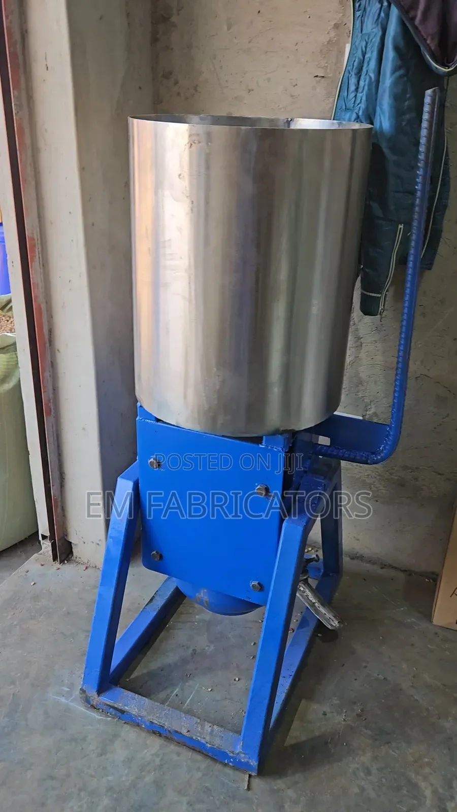 High-Capacity 40kg Commercial Peanut Butter Machine. / Gnuts Machine.