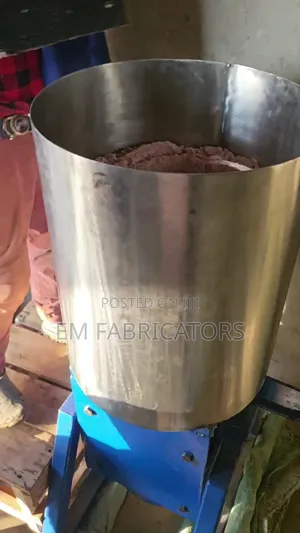 High-Capacity 40kg Commercial Peanut Butter Machine. / Gnuts Machine.