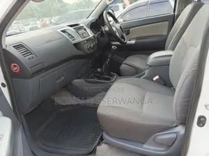 Toyota Hilux 2014 White