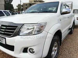 Toyota Hilux 2014 White