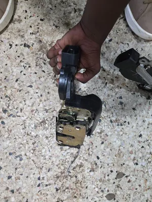 Rav4 2003 Right Door Actuator Lock