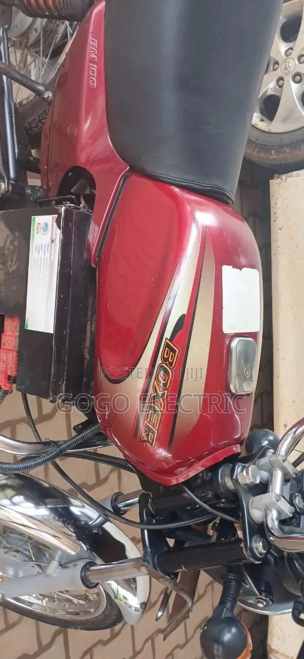 Bajaj Boxer 100 2025 Red