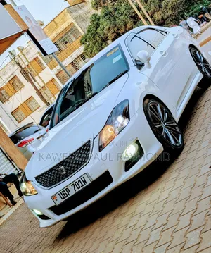 Toyota Crown 2013 White