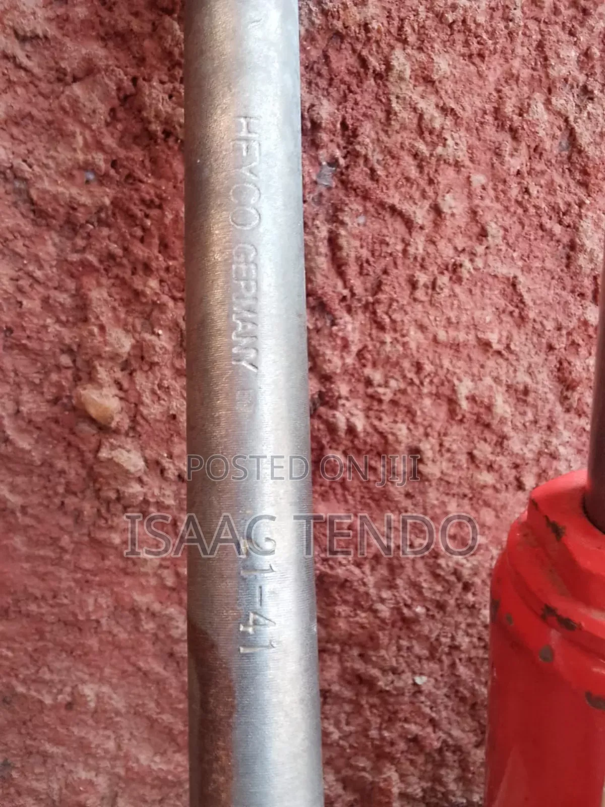 10 Tonne Hydraulic Jack + Wheel Spanner 41