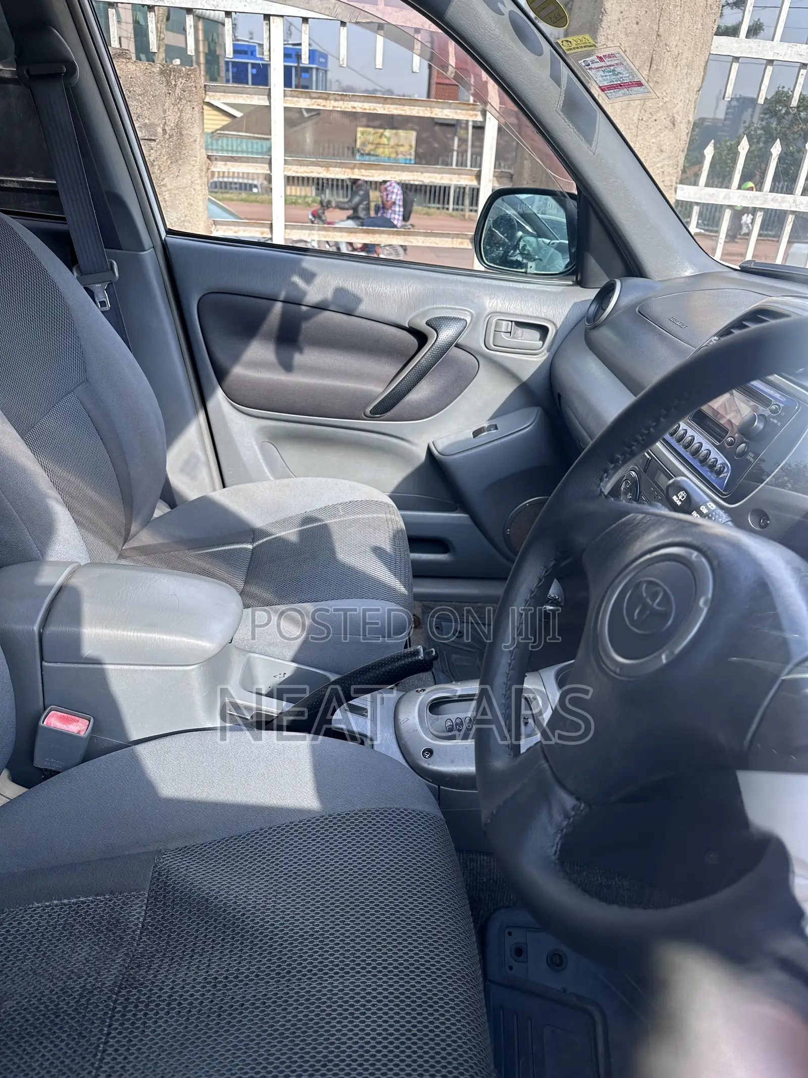 Toyota RAV4 2005 White