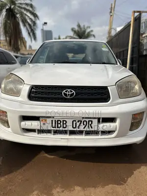 Toyota RAV4 2005 White