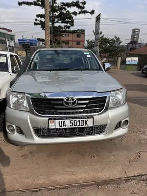 Toyota Hilux 2010 Gold
