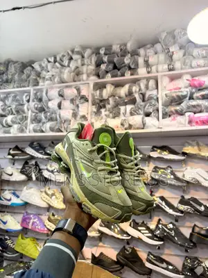 Nike Shox Ride Classic Unsexy Sneakers